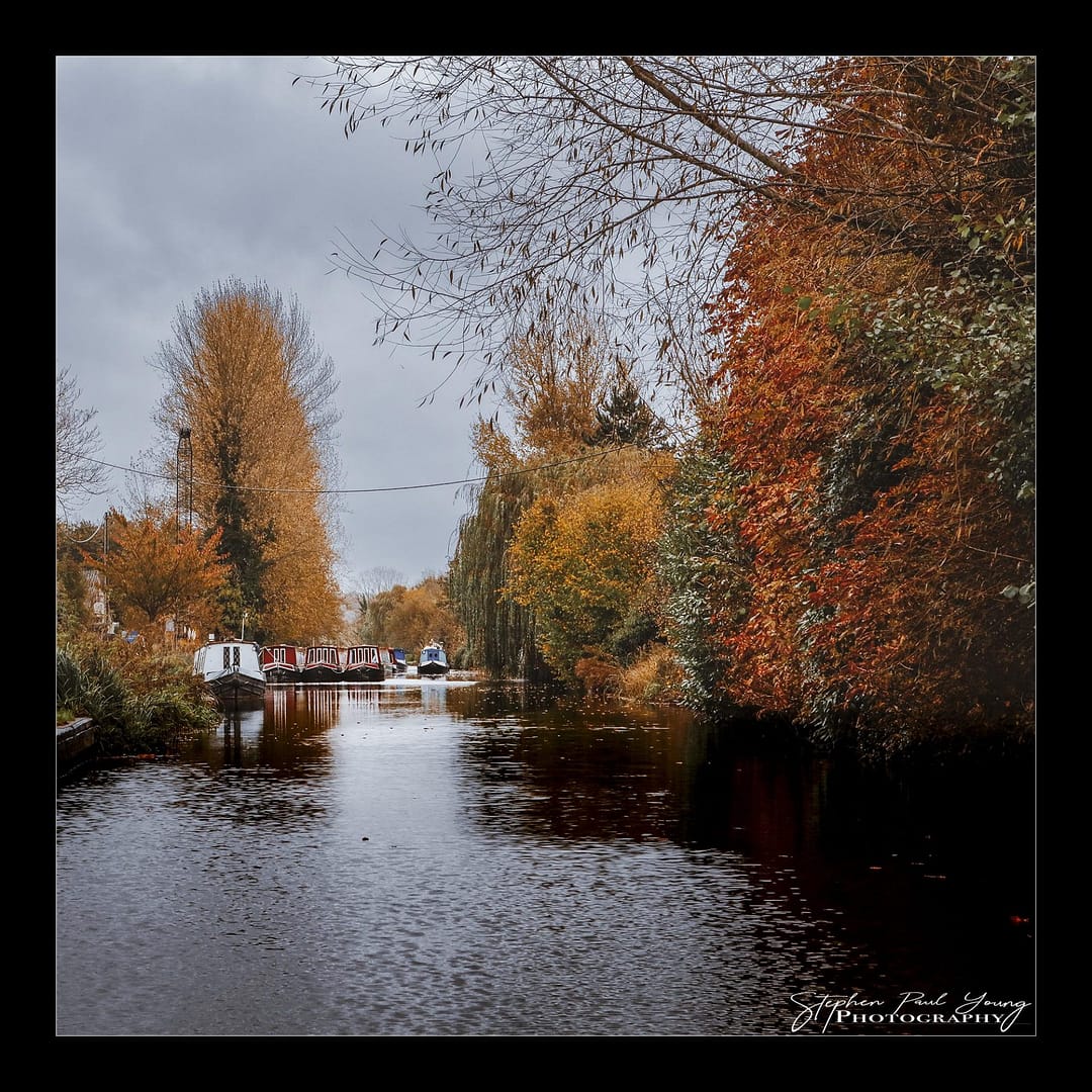 a touch of autumn photography - A Wet Autumn on the Kennet and Avon Canal, Full of Colour