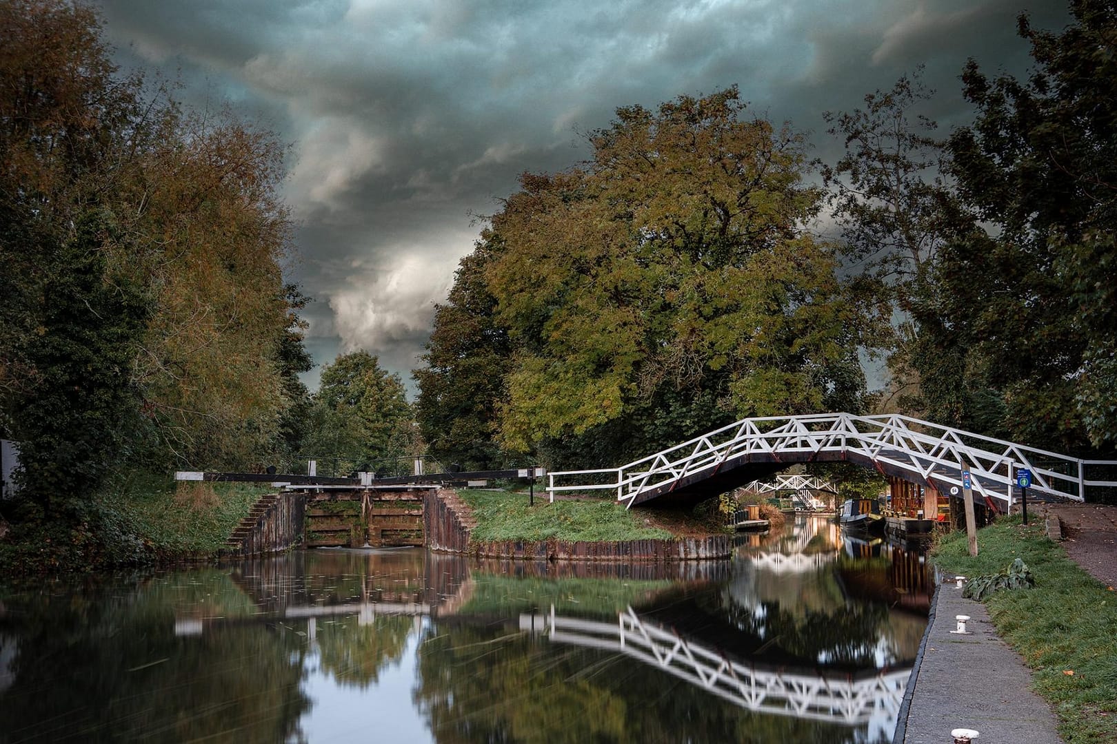 Discover 7 Landscape Photography Secrets to Elevate Your Photographs along the Kennet and Avon Canal, Aldermaston Wharf
