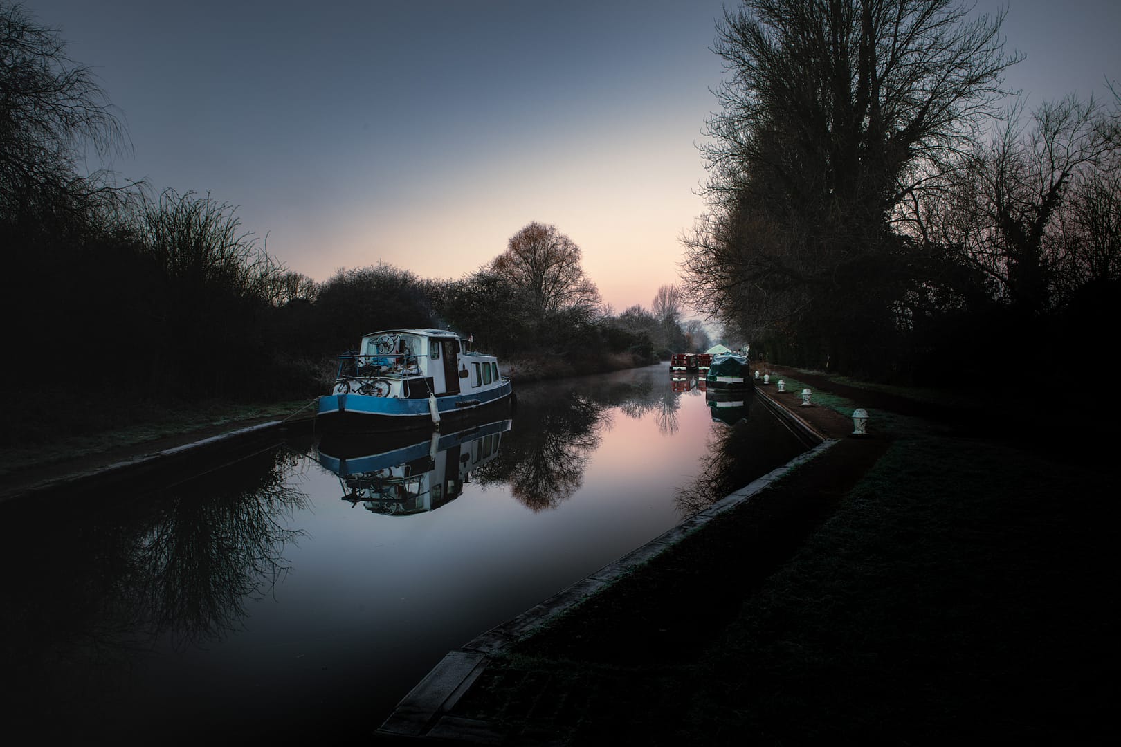 Pre Dawn photo of the Kennet and Avon Canal and the narrow boats.