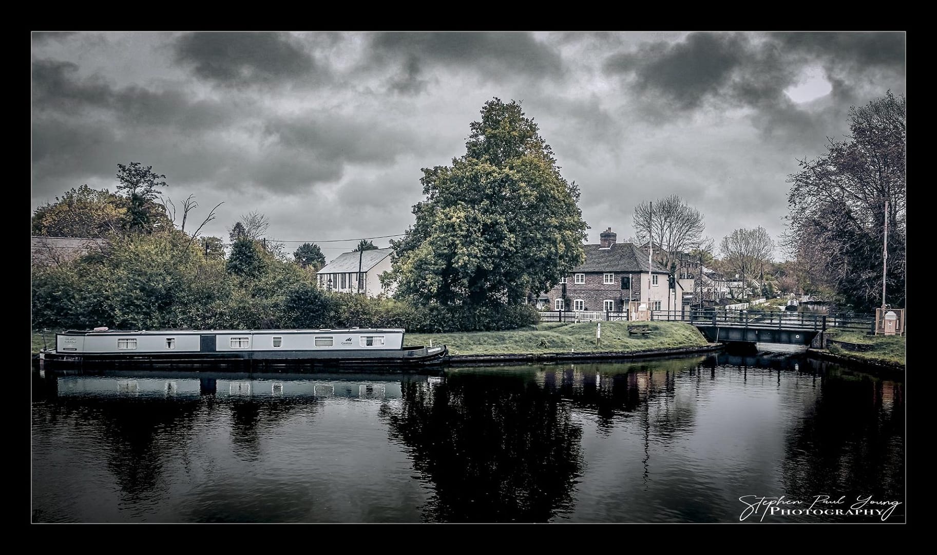 a touch of autumn photography - A Wet Autumn on the Kennet and Avon Canal