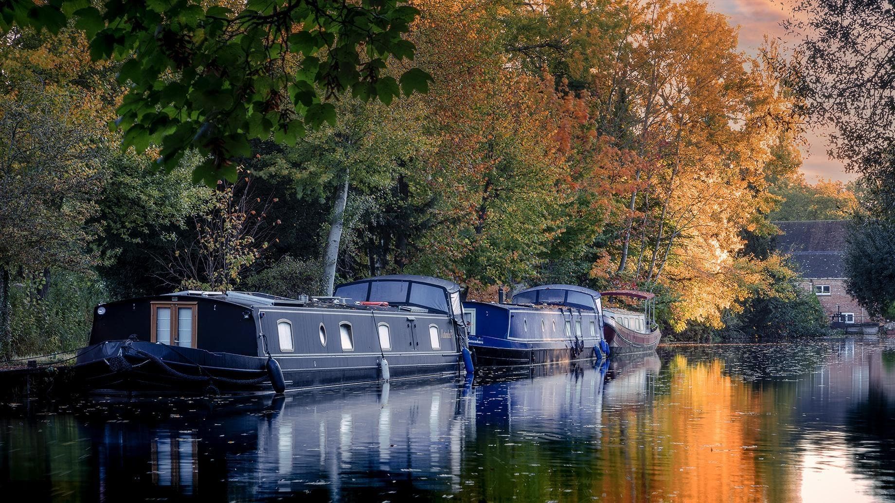 Narrow Boats on the Kennet and Avon Canal in Autumn.
