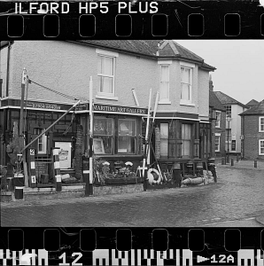 Hamble-le-Rice – Discover a Timeless Photography Charm on 35mm HP5 Film