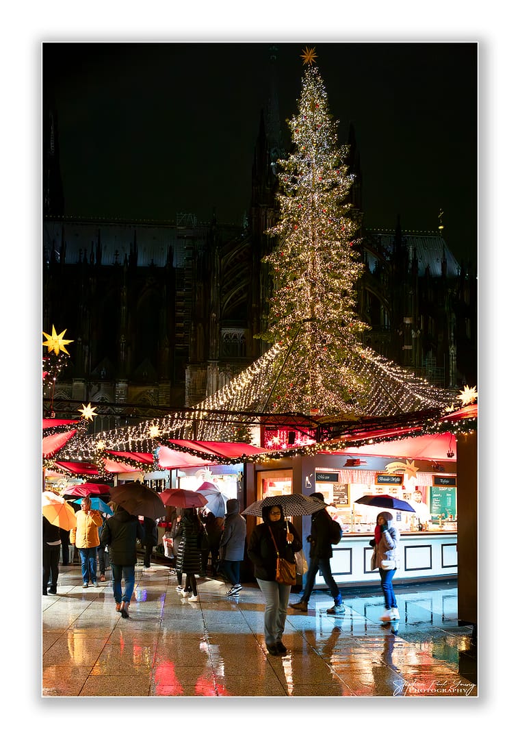 The Art of Night Photography: Cologne's Christmas Markets
