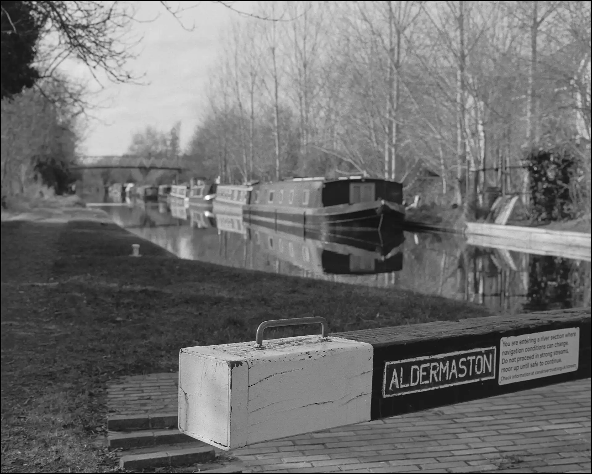 Aldermaston Wharf Lock photographed on Kentmere Film